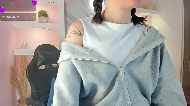 AlaskaFlowerss1_'s Live XXX Chat