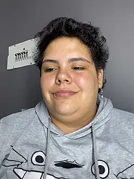 Hailey_Curvy Adlı Modelin Canlı XXX Sohbeti