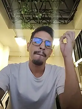 Chat XXX en directo de Juann-cock