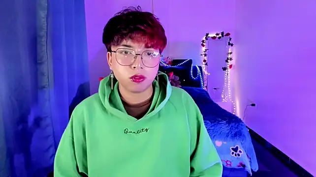 AnggelONfiree Adlı Modelin Canlı XXX Sohbeti