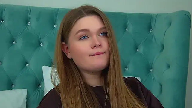 CrystalLyons Chat XXX in diretta