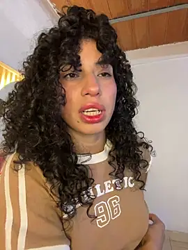 Miily_0 Adlı Modelin Canlı XXX Sohbeti