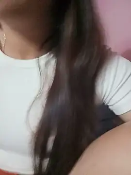 Clarra-s Adlı Modelin Canlı XXX Sohbeti