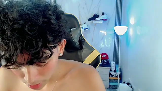 Chat XXX en directo de FUNNY_DICK_