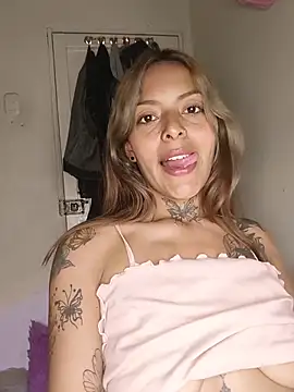 Fuckevita Adlı Modelin Canlı XXX Sohbeti