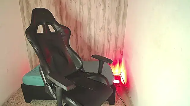 צ'אט XXX בשידור חי של Tayson_Hot