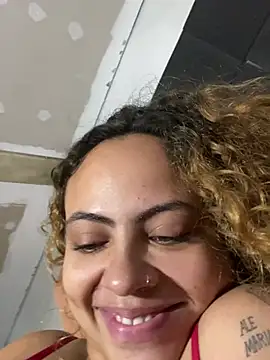 Chloe_Leaozinho's Live Chat Room