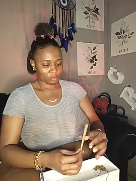CocoBootyyy's Live XXX Chat