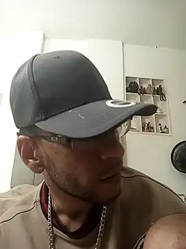 Alphamaster_92 XXX чат на живо