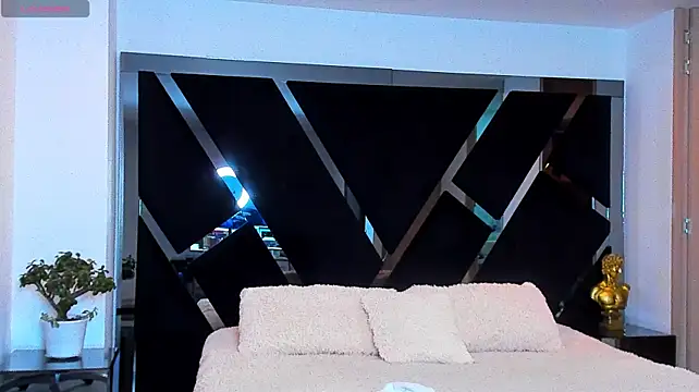 XXX chat uživo modela Raytorres