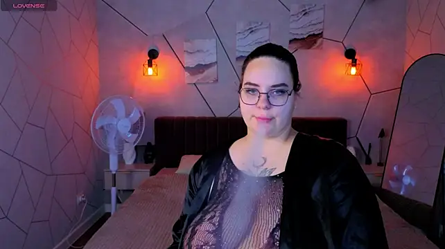 Kity_Mooree Adlı Modelin Canlı XXX Sohbeti