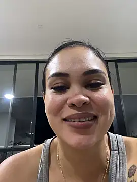 FOX_LATINA's Live XXX Chat