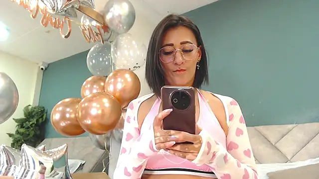 SharisWillian Chat XXX live