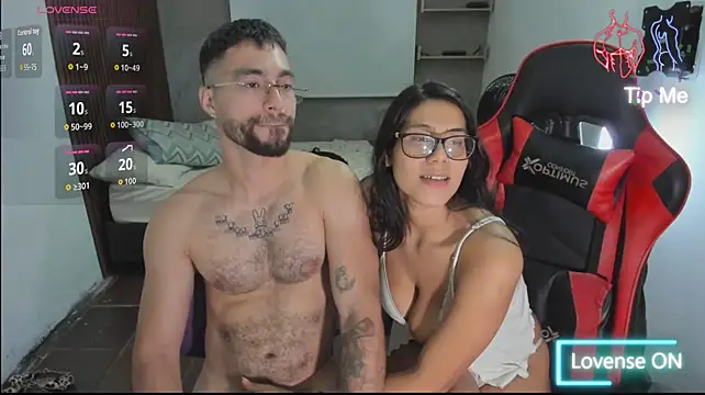 Chat XXX ao vivo de Two_Shades