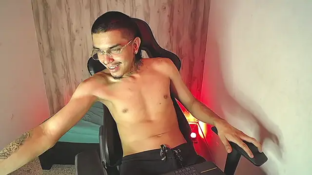 Chat XXX en directo de Tayson_Hot