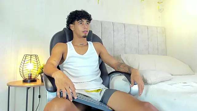 Chat XXX ao vivo de dantee_miller