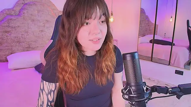Fluffy_Bubble21 live XXX chat
