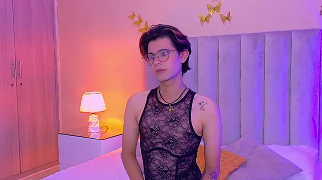 Czat XXX na żywo – Derek_Sinn