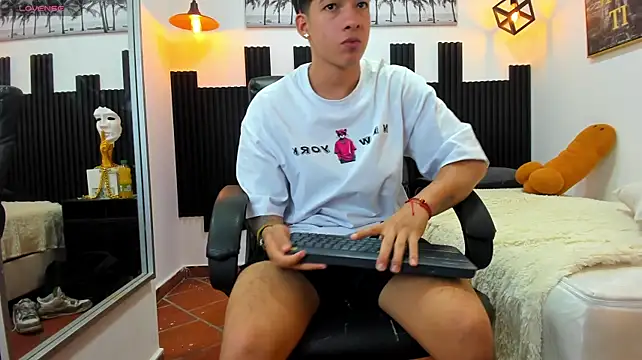 ren_storm's Live XXX Chat