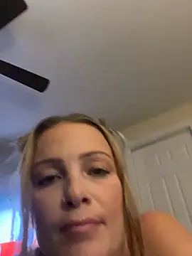 BellaBunny25 webkamerás műsora