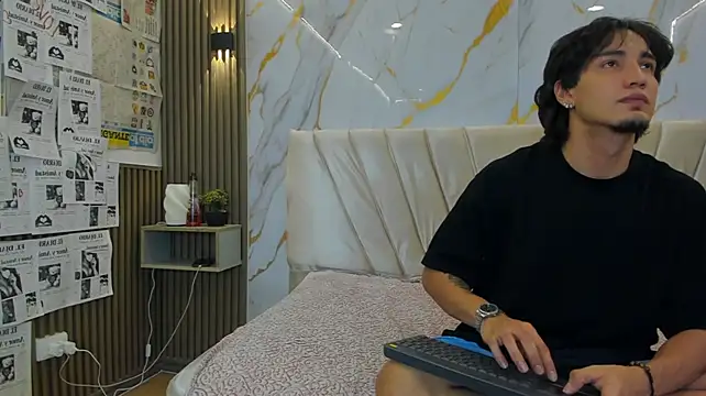 sweetauracouple Show Webcam