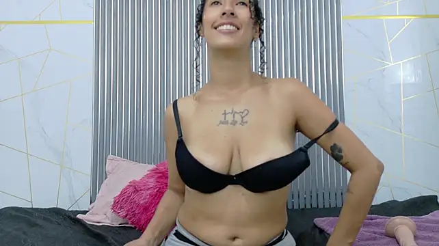 kata_97 Adlı Modelin Canlı XXX Sohbeti
