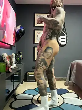 XXX chat uživo modela ThomasHells