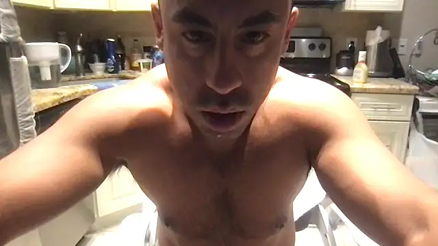 Chat XXX en directo de BigGuyMuscle
