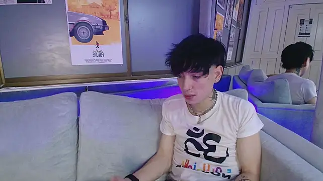 BLAKE___01 Adlı Modelin Canlı XXX Sohbeti