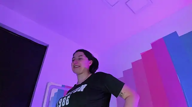 JuliethCruz_ XXX чат на живо