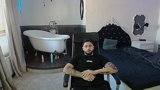 TroyWadee live XXX chat