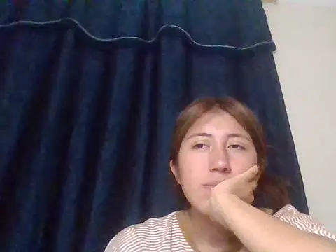 sarah12333's Live XXX Chat