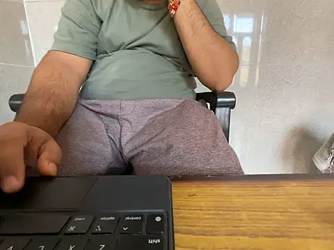 Chat XXX ao vivo de virginboyjammu