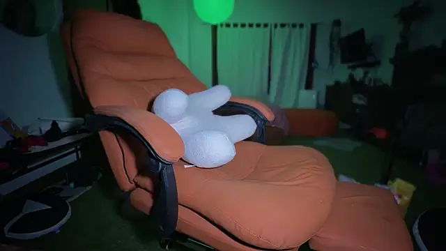 GennaJames élő XXX-chatje