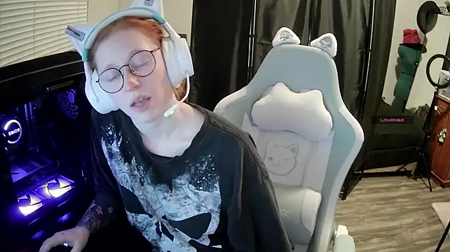 LilyFoxxx 现场XXX聊天
