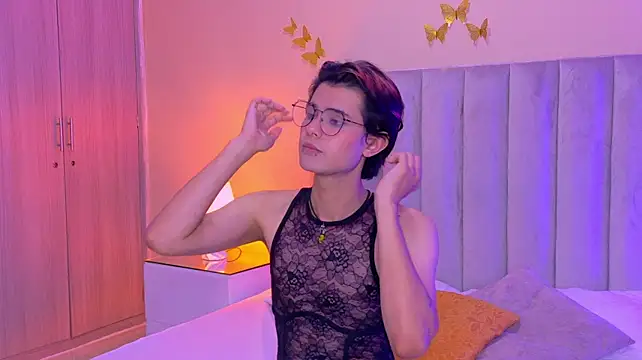 Онлайн чат XXX Derek_Sinn