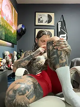 ThomasHells XXX чат на живо