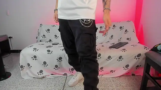צ'אט XXX בשידור חי של Vlad__night