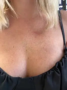XXX chat uživo modela Hii_Lolla