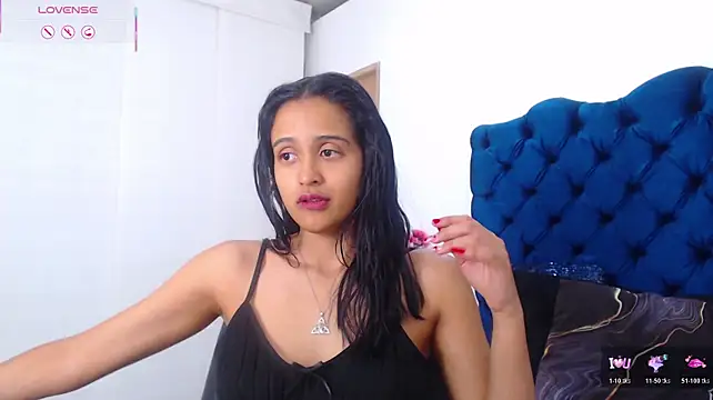 Lili666_ Adlı Modelin Canlı XXX Sohbeti