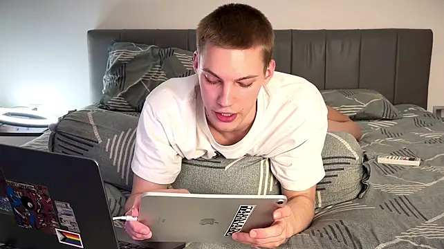 Czat XXX na żywo – davey_ebash