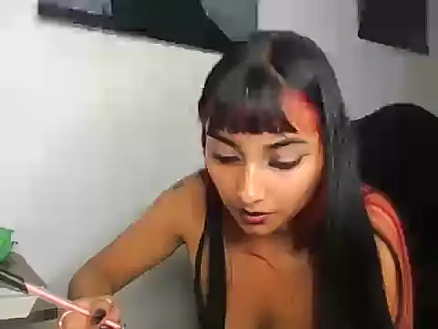 annibaby_88 Adlı Modelin Canlı XXX Sohbeti