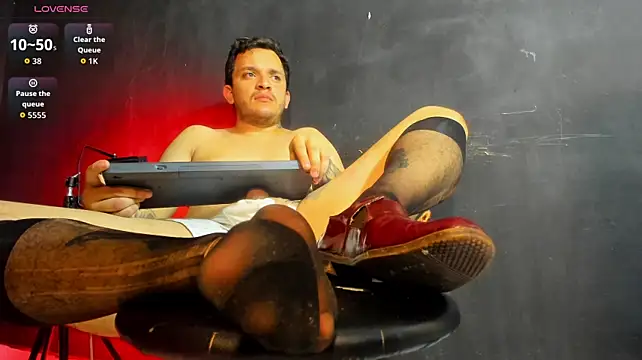 Czat XXX na żywo – Tonny_paganni