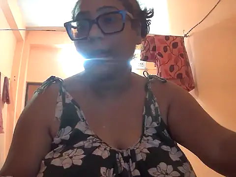 MISTI_KOLK's Live XXX Chat