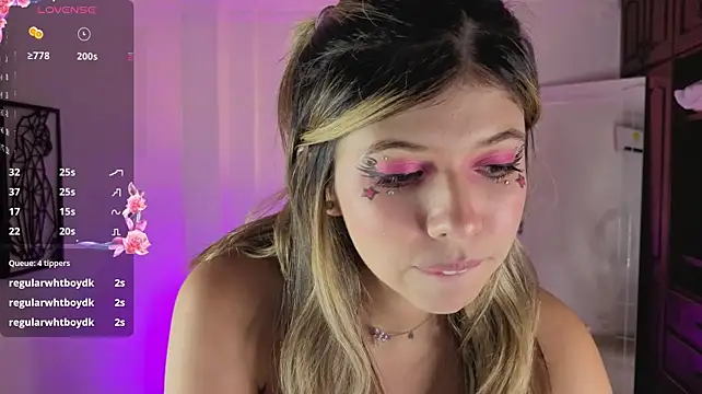 צ'אט XXX בשידור חי של NATAASHA___
