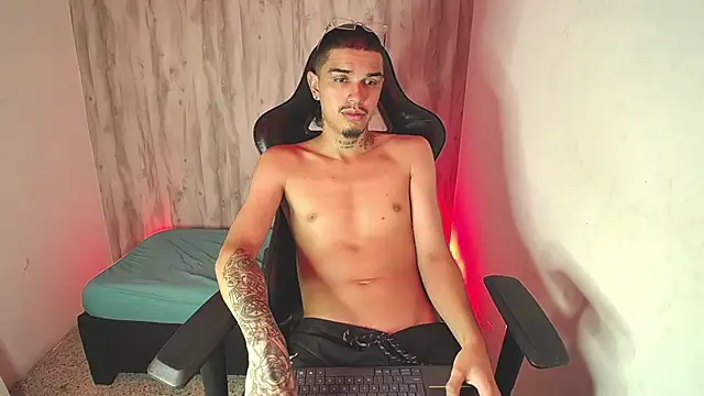 Tayson_Hot: онлайн-секс-чат