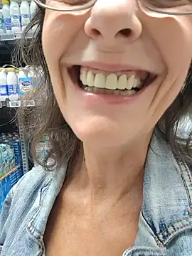 צ'אט XXX בשידור חי של Sacha_Scorp