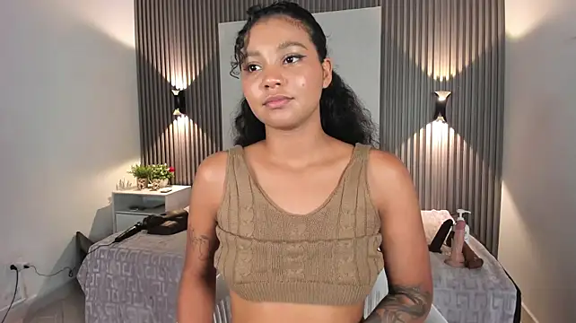 Chat +18 de Zafiiraa ao vivo