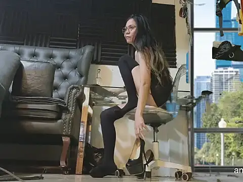 angelinasia Adlı Modelin Canlı XXX Sohbeti