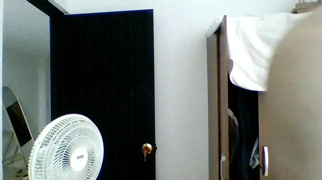 Kenner_fox77 Adlı Modelin Canlı XXX Sohbeti